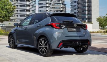 Toyota Yaris lleno