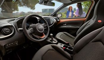 Toyota Aygo X Cross lleno