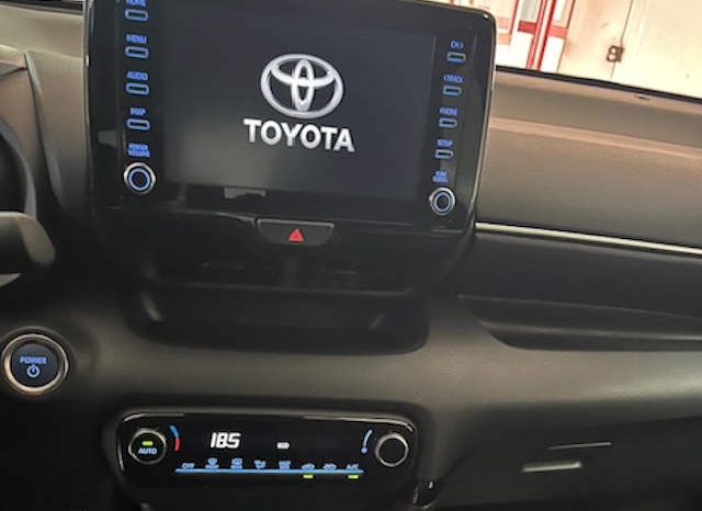 Toyota Yaris Hi-Cool Hybrid lleno