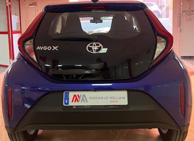 Toyota Aygo X Cross 1.0 MT X-Play lleno