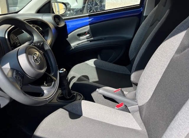 Toyota Aygo X Cross 1.0 MT X-Play lleno