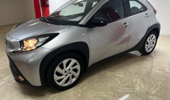 Toyota Aygo X Cross 1.0 MT X-Play lleno