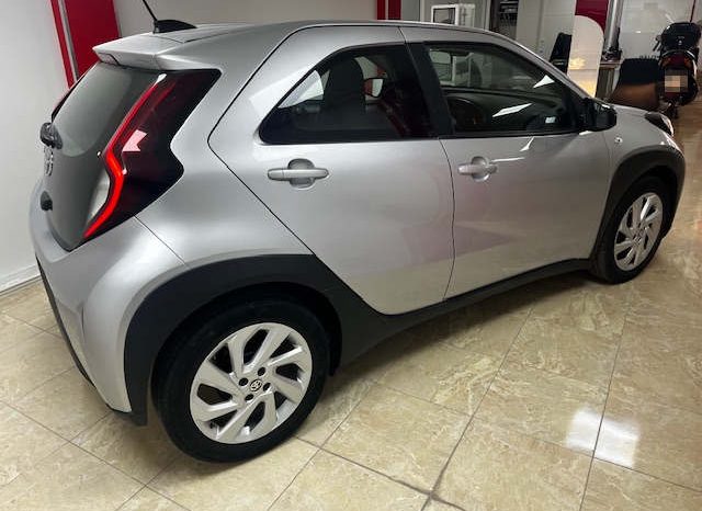 Toyota Aygo X Cross 1.0 MT X-Play lleno